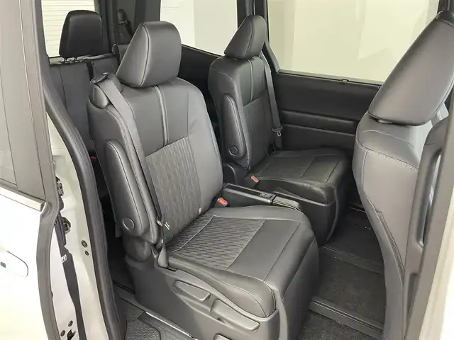 トヨタ ノア S－Z 埼玉県 2025(令7)年 0.1千km ホワイトパールクリスタルシャイン 登録済未使用車　快適利便パッケージ　純正１０．５　インチディスプレイオーディオ　バックカメラ　ＤＶＤ再生　ビルトインＥＴＣ２．０　レーダークルーズコントロール　シートヒーター　ＨＤＭＩ　ＬＥＤライト