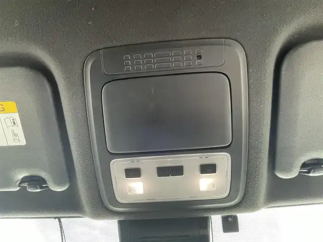 トヨタ ヴォクシー ZS 煌Ⅲ 岡山県 2022(令4)年 2.2万km ホワイトパールクリスタルシャイン 純正7インチナビ　NSCN-W68/ワンセグTV、CD、Bluetooth、AM、FM/バックカメラ/両側パワースライドドア/シートバックテーブル/リアオートエアコン/コーナーセンサー/前後ドライブレコーダー　ZDR035/ビルトインETC/クルーズコントロール/ハーフレザーシート/トヨタセーフティセンス/・プリクラッシュセーフティ/・レーンディパーチャーアラート/・オートマチックハイビーム/・クリアランスソナー