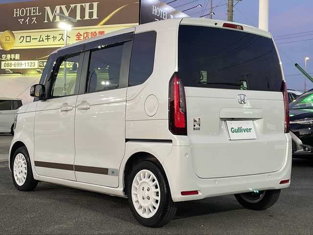 ホンダ Ｎ ＢＯＸ 徳島県 2024(令6)年 1.7万km プラチナホワイトパール 純正8インチディスプレイオーディオ【VX-240ZFE】/（Bluetooth/AppleCarPlay/HDMI/ipod）/両側電動スライドドア/バックカメラ/レーダークルーズコントロール/前席シートヒーター/LEDヘッドライト/オートハイビーム/オートライト/電子パーキングサポートブレーキ/ブレーキホールド/後席テーブル/前後ドライブレコーダー/ETC/スペアキー/電格ミラー/ドアバイザー