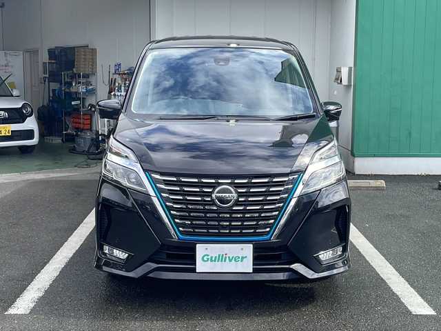 日産 セレナ e－パワー ハイウェイスター V 京都府 2021(令3)年 3.8万km ダイヤモンドブラック 純正１０インチナビ　フルセグ　ＤＶＤ再生　Ｂｌｕｅｔｏｏｔｈオーディオ　アラウンドビューモニター　後席１２．８インチモニター　プロパイロット　両側パワースライド　ＬＥＤヘッドライト　ＥＴＣ　禁煙車