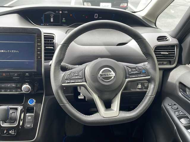 日産 セレナ e－パワー ハイウェイスター V 京都府 2021(令3)年 3.8万km ダイヤモンドブラック 純正１０インチナビ　フルセグ　ＤＶＤ再生　Ｂｌｕｅｔｏｏｔｈオーディオ　アラウンドビューモニター　後席１２．８インチモニター　プロパイロット　両側パワースライド　ＬＥＤヘッドライト　ＥＴＣ　禁煙車