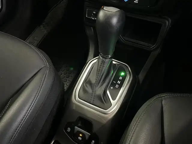 クライスラー・ジープ ジープ レネゲード リミテッド 山形県 2022(令4)年 1.7万km ガンＭⅡ 純正ナビ/フルセグTV/バックカメラ/アダプティブクルーズコントロール/レーンキープアシスト/ブラインドスポットモニター/レザーシート/シートヒーター/リアセンサー/前後ドライブレコーダー/純正ラバーマット