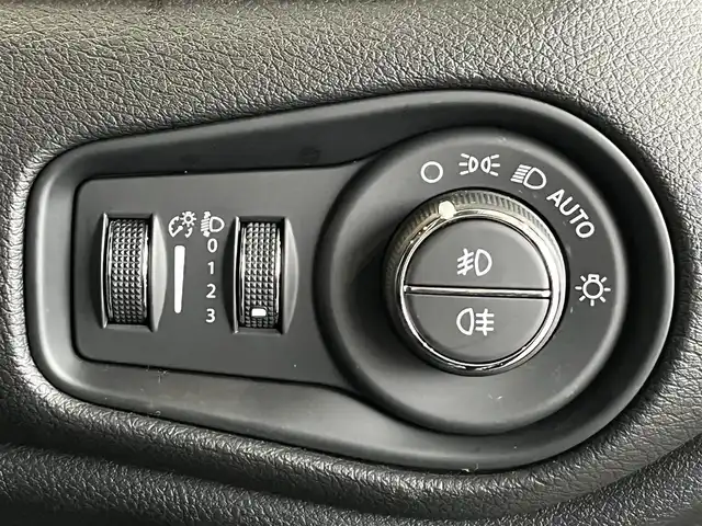 クライスラー・ジープ ジープ レネゲード リミテッド 山形県 2022(令4)年 1.7万km ガンＭⅡ 純正ナビ/フルセグTV/バックカメラ/アダプティブクルーズコントロール/レーンキープアシスト/ブラインドスポットモニター/レザーシート/シートヒーター/リアセンサー/前後ドライブレコーダー/純正ラバーマット