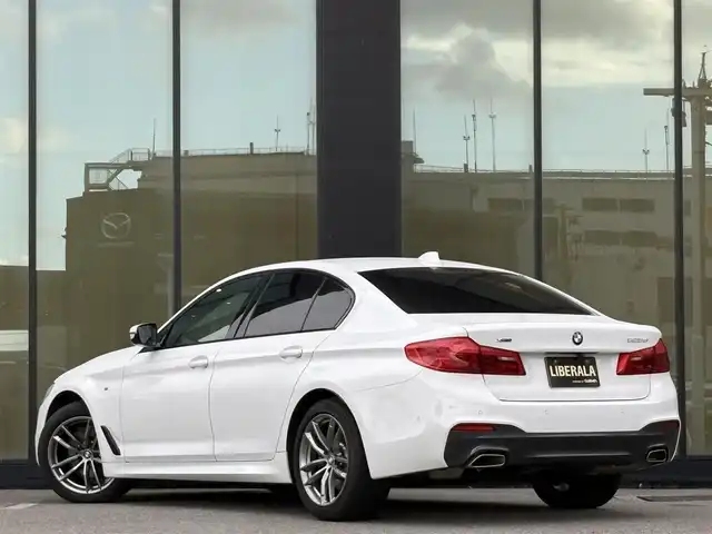 ＢＭＷ ５２３ｄ xDrive Mスピリット 石川県 2020(令2)年 3万km アルピンホワイトⅢ 純正ナビ/フルセグTV/全方位カメラ/ETC/前後ドライブレコーダー/アダプティブクルーズコントロール/ヘッドアップディスプレイ/ブラインドスポットモニター/パワーシート/パワーバックドア/インテリジェントセーフティ/オートマチックハイビーム/純正アルミホイール/スマートキー