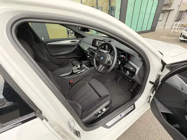 ＢＭＷ ５２３ｄ xDrive Mスピリット 石川県 2020(令2)年 3万km アルピンホワイトⅢ 純正ナビ/フルセグTV/全方位カメラ/ETC/前後ドライブレコーダー/アダプティブクルーズコントロール/ヘッドアップディスプレイ/ブラインドスポットモニター/パワーシート/パワーバックドア/インテリジェントセーフティ/オートマチックハイビーム/純正アルミホイール/スマートキー