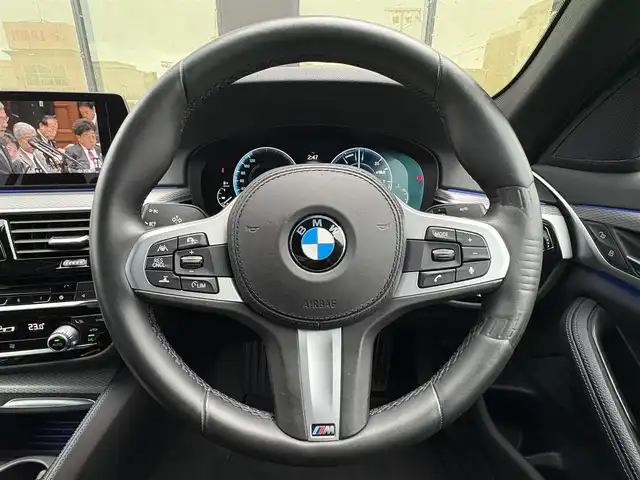 ＢＭＷ ５２３ｄ xDrive Mスピリット 石川県 2020(令2)年 3万km アルピンホワイトⅢ 純正ナビ/フルセグTV/全方位カメラ/ETC/前後ドライブレコーダー/アダプティブクルーズコントロール/ヘッドアップディスプレイ/ブラインドスポットモニター/パワーシート/パワーバックドア/インテリジェントセーフティ/オートマチックハイビーム/純正アルミホイール/スマートキー