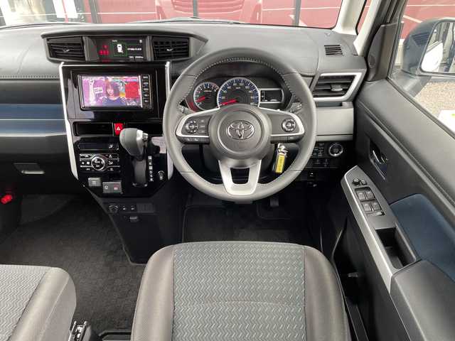 トヨタ ルーミー カスタムG 千葉県 2022(令4)年 2.9万km パールホワイトⅢ 純正メモリナビ/(TV/BT/CD/FM/AM)/衝突被害軽減システム/車線逸脱警報/バックカメラ/追従式クルーズコントロール/両側パワースライドドア/横滑り防止装置/ビルトインETC/アイドリングストップ/LEDヘッドライト/フォグランプ/オートライト/ウィンカーミラー/電動格納ミラー/純正14インチAW/シートヒーター/シートリフター/ブレーキホールド/電子制御パーキング/プッシュスタート/スマートキー/フロアマット/取扱説明書/保証書