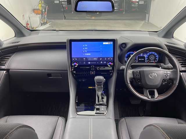 トヨタ アルファード Z 大阪府 2024(令6)年 1.5万km プラチナホワイトパールマイカ モデリスタエアロ/純正14インチディスプレイオーディオ/【BT/フルセグTV/ナビ/USB】/純正13.2インチ後席モニター/左右独立ムーンルーフ/パノラマミックビューモニター/ブラインドスポットモニター(BSM)/デジタルインナーミラー/ETC2.0 /両側パワースライドドア/トヨタセーフティセンス/・プリクラッシュセーフティー/・レーダークルーズコントロール/・レーンディパーチャーアラート/・アダクティブハイビーム/・プロアクティブドライビングサポート/・ドライバー異常対応システム/・パーキングサポートブレーキ/前後コーナーセンサー/ワイヤレス充電/後席オットマン/パワーシート/前後シートヒーター/前後シートベンチレーション/メモリシート/ステリングヒーター/オートホールド