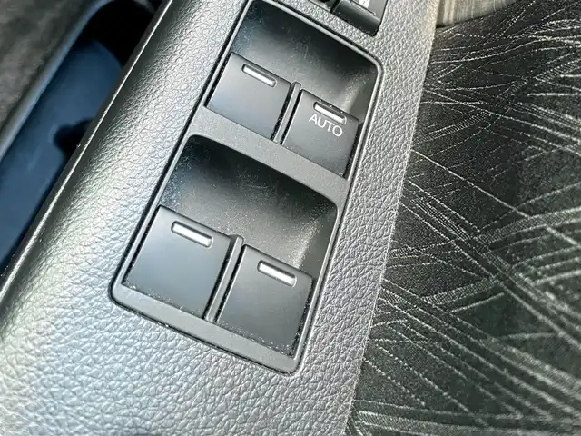 ホンダ オデッセイ アブソルート 三重県 2014(平26)年 10.4万km ホワイトオーキッドパール 【(株)IDOMが運営する【じしゃロン四日市店】の自社ローン対象車両になります。こちらは現金ご利用時の価格です。自社ローンご希望の方は別途その旨お申付け下さい。】/SDナビ(CD/DVD/BT/AM/FM)/アルミホイール　純正17インチAW/フルセグTV/両側パワスラ/クルーズコントロール/WAC/ETC /スペアキー/カーテンエアバッグ