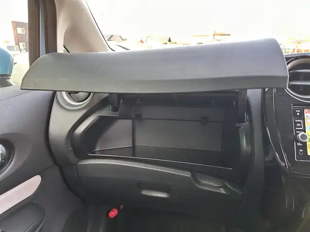 日産 ノート e－パワー X 宮城県 2016(平28)年 3.2万km ソニックブルー インテリジェントアラウンドビューモニターセット/・踏み間違い衝突防止アシスト/・フロント＆バックソナー/・インテリジェントアラウンドビューモニター/・スマートルームミラー/・ドアミラーヒーター/LEDヘッドランプ/＝＝＝/エマージェンシーブレーキ/車線逸脱警報/純正ナビ（MM316D-W）/・CD/DVD/・Bluetooth/・フルセグTV/ETC/ステアリングスイッチ/オートライト/スマートキー＆プッシュスタート/電動格納ミラー/純正フロアマット/Wエアバッグ