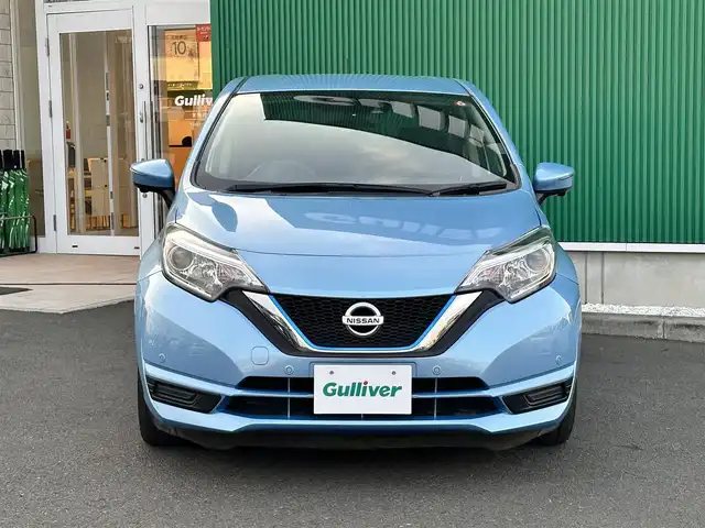 日産 ノート e－パワー X 宮城県 2016(平28)年 3.2万km ソニックブルー インテリジェントアラウンドビューモニターセット/・踏み間違い衝突防止アシスト/・フロント＆バックソナー/・インテリジェントアラウンドビューモニター/・スマートルームミラー/・ドアミラーヒーター/LEDヘッドランプ/＝＝＝/エマージェンシーブレーキ/車線逸脱警報/純正ナビ（MM316D-W）/・CD/DVD/・Bluetooth/・フルセグTV/ETC/ステアリングスイッチ/オートライト/スマートキー＆プッシュスタート/電動格納ミラー/純正フロアマット/Wエアバッグ