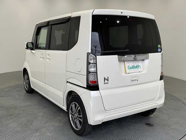 ホンダ Ｎ ＢＯＸ G SSパッケージ 長崎県 2015(平27)年 3.4万km プレミアムホワイトパール 純正ナビ/（CD/SD/AUX）/バックカメラ　/シティブレーキアクティブシステム　/ＥＴＣ　/両側パワースライドドア　/禁煙車　/横滑り防止装置　/スマートキー　/プッシュスタート　/アイドリングストップ　/ステアリングスイッチ/ウインカーミラー/電動格納ミラー/純正１４インチアルミホイール/純正フロアマット