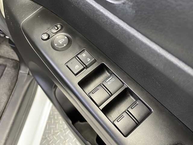 ホンダ Ｎ ＢＯＸ G SSパッケージ 長崎県 2015(平27)年 3.4万km プレミアムホワイトパール 純正ナビ/（CD/SD/AUX）/バックカメラ　/シティブレーキアクティブシステム　/ＥＴＣ　/両側パワースライドドア　/禁煙車　/横滑り防止装置　/スマートキー　/プッシュスタート　/アイドリングストップ　/ステアリングスイッチ/ウインカーミラー/電動格納ミラー/純正１４インチアルミホイール/純正フロアマット