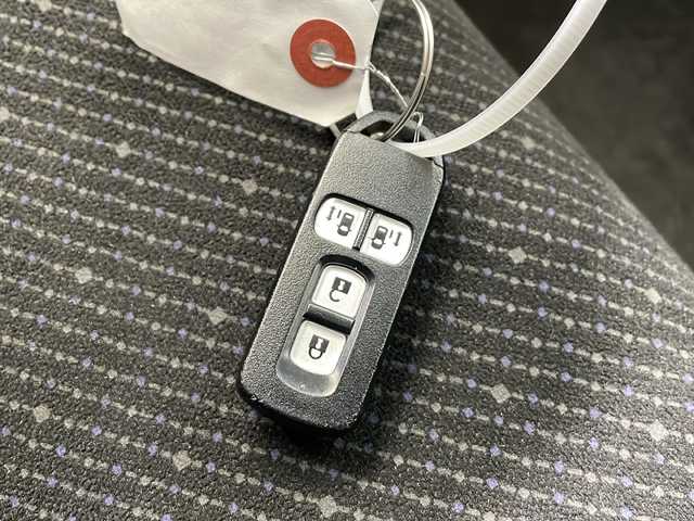 ホンダ Ｎ ＢＯＸ G SSパッケージ 長崎県 2015(平27)年 3.4万km プレミアムホワイトパール 純正ナビ/（CD/SD/AUX）/バックカメラ　/シティブレーキアクティブシステム　/ＥＴＣ　/両側パワースライドドア　/禁煙車　/横滑り防止装置　/スマートキー　/プッシュスタート　/アイドリングストップ　/ステアリングスイッチ/ウインカーミラー/電動格納ミラー/純正１４インチアルミホイール/純正フロアマット
