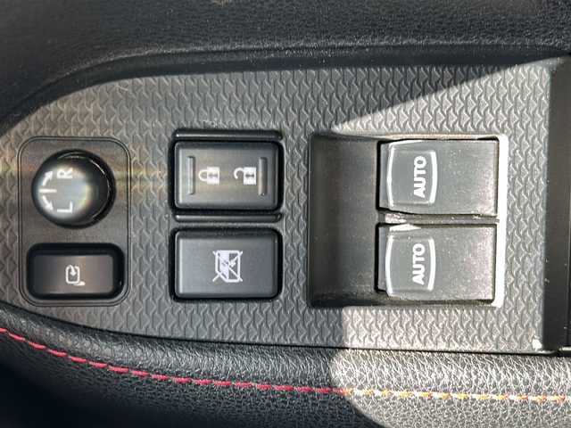 トヨタ ８６ GT リミテッド 岐阜県 2013(平25)年 7.7万km クリスタルブラックシリカ 純正ＳＤナビ　/フルセグ　/エアロフル　/クルコン　/ＨＫＳ２本出しマフラー　/オートライト　/ＳＤミュージックサーバー　/ドライブレコーダー/シートヒーターＤ＋Ｎ席　/フルフラットシート/オーバーフェンダー/HKS車高調/Bluetooth/純正フロアマット/プッシュスタート/スマートキー/ハーフレザー/カーテンエアバッグ/エアバッグシングル/ドアバイザー