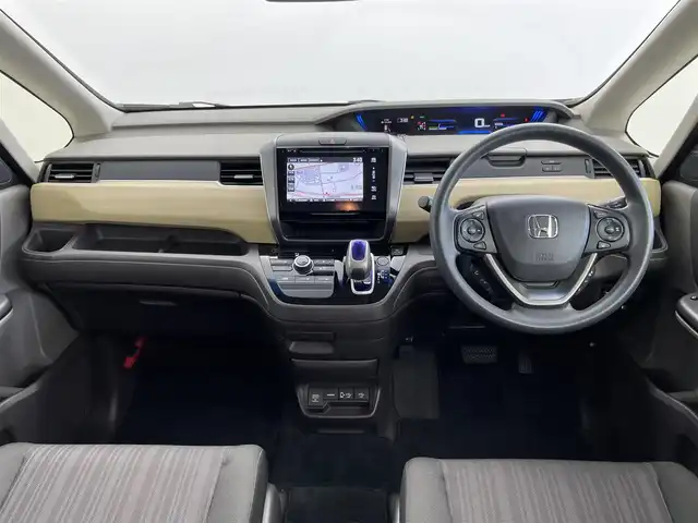 ホンダ フリード ハイブリット G ホンダセンシング 千葉県 2016(平28)年 7.5万km コバルトブルーパール ホンダセンシング/・アダクティブクルーズコントロール/・車線維持支援システム/・衝突軽減ブレーキ/・誤発進抑制機能/・歩行者事故低減ステアリング/・路外逸脱抑制機能/・先行車発進お知らせ機能/・標識認識機能/両側パワースライドドア/純正メモリナビ/・CD/Bluetooth/フルセグTV//  AppleCarPlay/AndroidAuto/FM/AM/バックカメラ/LEDオートヘッドライト/ビルトインETC/純正フロアマット/純正ドアバイザー/ステアリングスイッチ/プッシュスタート/スペアキー1本/取扱説明書/保障書/禁煙車