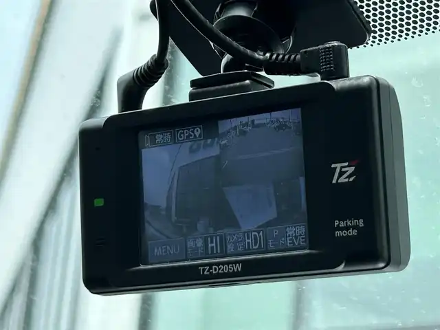 トヨタ シエンタ G 奈良県 2015(平27)年 2.6万km レッドマイカM トヨタ純正7インチSDナビ/　　・CD/DVD/BT/フルセグ/バックカメラ/ステアリングリモコン/ドライブレコーダー/ビルトインETC/3列シート/ウォークスルー/両側パワースライドドア/純正フロアマット/アイドリングストップ/インテリジェントクリアランスソナー/トヨタセーフティセンス/　　・衝突軽減システム/　　・レーンキープアシスト/純正ホイールキャップ/スマートキー