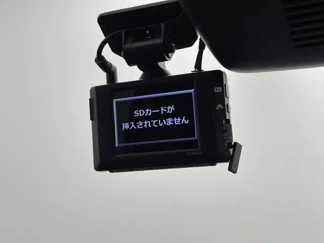 トヨタ ライズ Z 岡山県 2022(令4)年 2.6万km ファイアークォーツレッドM 純正メモリナビゲーション		/【フルセグ/Bluetooth/DVD】		/パノラミックビューモニター		/純正17inアルミホイール+サマータイヤ：装着			/レーダークルーズコントロール		/ビルトインETC		/LEDヘッドライト（AUTO機能付き）		/シートヒーター		/横滑り防止機能		/衝突軽減システム		/車線逸脱防止システム		/社外ドライブレコーダー				/スマートキー				/プッシュスタート		/コーナーセンサー				/フロアマット		/新車保証書		/取扱説明書		/スペアキー×１