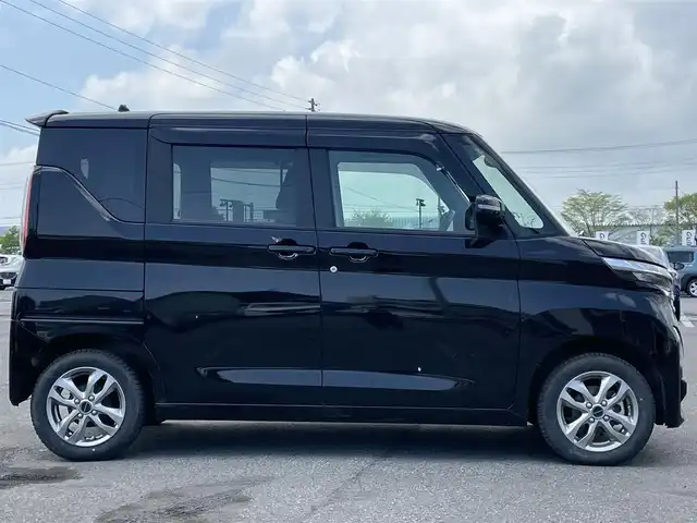 日産 ルークス ハイウェイスター Gターボ 道央・札幌 2023(令5)年 2.1万km ブラック ４WD/純正ディスプレイオーディオ/AM/FM/BT/エマージェンシーブレーキ/横滑り防止装置/レーンキープアシスト/クリアランスソナー/マルチアラウンドモニター/アイドリングストップ/両側パワースライドドア/前席シートヒーター/レザーシート/革巻きステアリング/ステアリングリモコン/ハンドルヒーター/プッシュスタート/スマートキー/LEDヘッドライト/オートライト/オートハイビーム/フォグランプ/ヘッドライトレベライザー/電動格納ミラー/ウィンカーミラー/純正フロアマット/ドアバイザー/スペアキー/純正エンジンスターター