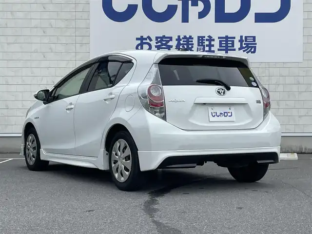 トヨタ アクア S 長崎県 2014(平26)年 5.4万km ライムホワイトパールクリスタルシャイン (株)IDOMが運営する【じしゃロン長崎店】の自社ローン専用車両になりますこちらは現金またはオートローンご利用時の価格です。自社ローンご希望の方は別途その旨お申付け下さい/ナビ　/バックカメラ　/プッシュスタート　/スマートキー　/ＥＴＣ　/電格ミラー　/オートライト　/フォグランプ　/ワンセグ　/Ｂｌｕｅｔｏｏｔｈ　/ＡＵＸ