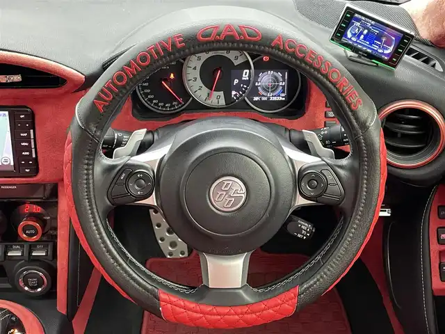 トヨタ ８６ GT 岡山県 2018(平30)年 3.4万km クリスタルホワイトパール 社外7インチSDナビ/（CD/DVD/BT/フルセグTV）/バックカメラ/ステアリングスイッチ/パドルシフト/クルーズコントロール/ETC2.0/USB端子/LEDヘッドライト/純正17インチアルミホイール/オートライト/ドライブレコーダー/社外シフトレバー/社外シートカバー/社外内装パネル張り/社外レーダー