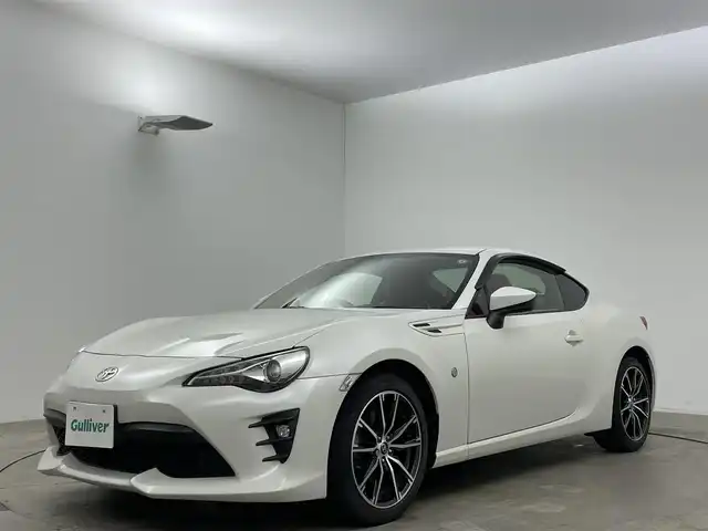 トヨタ ８６ GT 岡山県 2018(平30)年 3.4万km クリスタルホワイトパール 社外7インチSDナビ/（CD/DVD/BT/フルセグTV）/バックカメラ/ステアリングスイッチ/パドルシフト/クルーズコントロール/ETC2.0/USB端子/LEDヘッドライト/純正17インチアルミホイール/オートライト/ドライブレコーダー/社外シフトレバー/社外シートカバー/社外内装パネル張り/社外レーダー