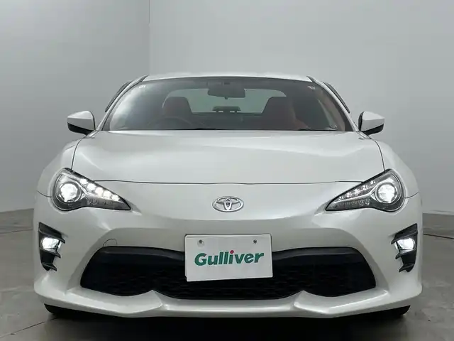 トヨタ ８６ GT 岡山県 2018(平30)年 3.4万km クリスタルホワイトパール 社外7インチSDナビ/（CD/DVD/BT/フルセグTV）/バックカメラ/ステアリングスイッチ/パドルシフト/クルーズコントロール/ETC2.0/USB端子/LEDヘッドライト/純正17インチアルミホイール/オートライト/ドライブレコーダー/社外シフトレバー/社外シートカバー/社外内装パネル張り/社外レーダー