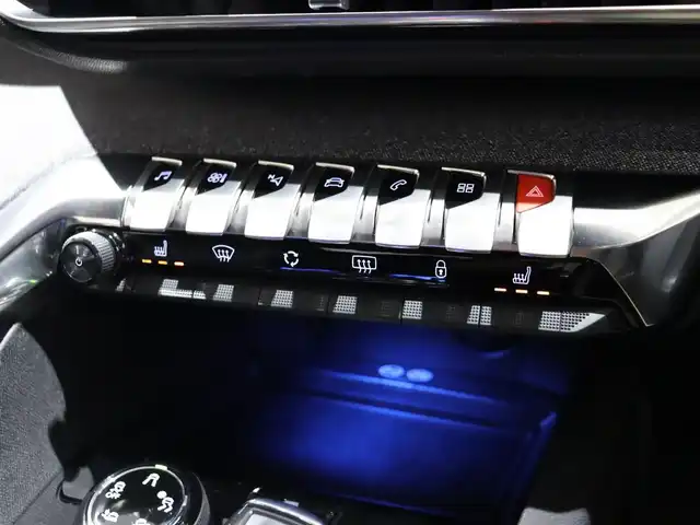 プジョー ３００８ GTライン ブルー HDi 静岡県 2020(令2)年 4.7万km アマゾナイトグレー サンルーフ/CarPlay/バックカメラ/ハーフレザー /シートヒーター　/マッサージ機能付き　/ランバーサポート/アイドリングストップ/クルーズコントロール/プッシュスタート/ETC/電動リアゲート/コーナーセンサー　/グリップコントロール　/ワイヤレス充電/ドラレコ前後/アンビエントライト　/保証書、取説、スペアキー
