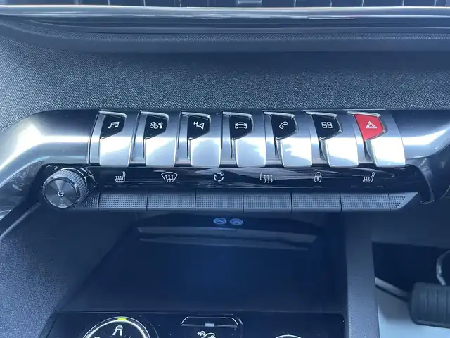 プジョー ３００８ GTライン ブルー HDi 滋賀県 2020(令2)年 4.7万km アマゾナイトグレー サンルーフ/CarPlay/バックカメラ/ハーフレザー /シートヒーター　/マッサージ機能付き　/ランバーサポート/アイドリングストップ/クルーズコントロール/プッシュスタート/ETC/電動リアゲート/コーナーセンサー　/グリップコントロール　/ワイヤレス充電/ドラレコ前後/アンビエントライト　/保証書、取説、スペアキー