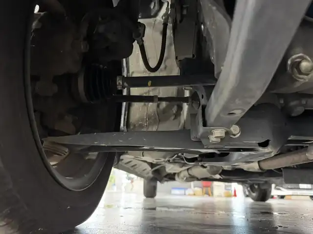 ホンダ Ｎ ＯＮＥ セレクト 三重県 2018(平30)年 5万km プレミアムアイボリーパール2トーン ガソリン/FF/インパネCVT/純正 7インチナビ VXM-184Ci/（CD/FM/AM/TV/iPod/SD/USB/Bluetooth/AUX）/バックカメラ/ビルトインETC/安全/・近距離衝突軽減ブレーキ［CTBA］/・VSA（トラクションコントロール＆ABS）/・SRS サイド＆カーテンエアバッグ/装備/・ハーフレザーシート/・シートヒーター（D/N）/・オートエアコン/・プッシュスタート/・充電用USBジャックx2/・ステアリングスイッチ/・電動格納ドアミラー/・全ドアパワーウインドウ/・保/取/ナビ取/・スマートキーx2/2トーンカラー/など