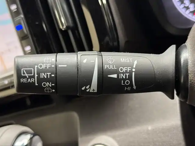 ホンダ Ｎ ＯＮＥ セレクト 三重県 2018(平30)年 5万km プレミアムアイボリーパール2トーン ガソリン/FF/インパネCVT/純正 7インチナビ VXM-184Ci/（CD/FM/AM/TV/iPod/SD/USB/Bluetooth/AUX）/バックカメラ/ビルトインETC/安全/・近距離衝突軽減ブレーキ［CTBA］/・VSA（トラクションコントロール＆ABS）/・SRS サイド＆カーテンエアバッグ/装備/・ハーフレザーシート/・シートヒーター（D/N）/・オートエアコン/・プッシュスタート/・充電用USBジャックx2/・ステアリングスイッチ/・電動格納ドアミラー/・全ドアパワーウインドウ/・保/取/ナビ取/・スマートキーx2/2トーンカラー/など