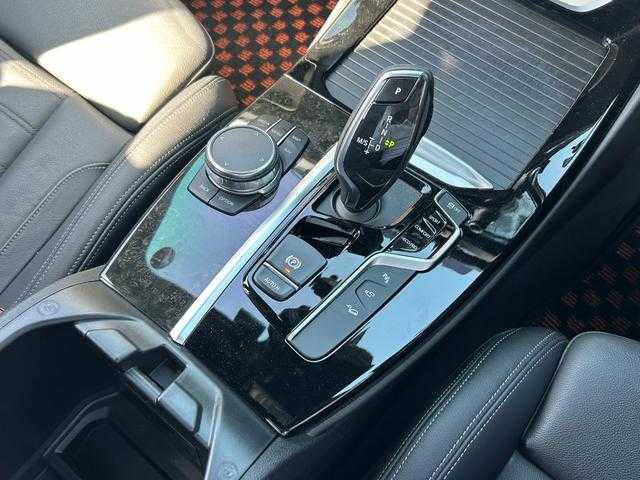 ＢＭＷ Ｘ３ xDrive20d Mスポーツ 埼玉県 2018(平30)年 4万km アルピンホワイトⅢ ハイラインＰ/黒革シート/純正HDDナビ/(Bluetooth/USB/CD/DVD/フルセグ)/全方位カメラ/純正２０インチＡＷ/パワーバックドア/前後席シートヒーター/ヘッドアップディスプレイ/ＬＥＤヘッドライト/アイバッハスプリング