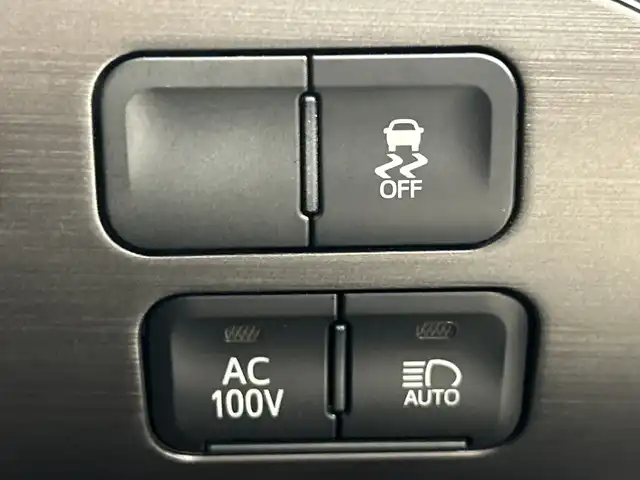 トヨタ プリウス ＰＨＶ S GRスポーツ 愛知県 2020(令2)年 1.6万km ホワイトパールクリスタルシャイン 純正9インチSDナビゲーション/CD DVD フルセグTV Bluetooth　HDMI/バックカメラ/ビルトインETC/トヨタセーフティセンス/レーンキープアシスト/レーダークルーズコントロール/オートマチックハイビーム/LEDヘッドライト/オートライト/純正18インチアルミホイール/シートヒーター(D/N)/ウィンカーミラー/電動格納ミラー/横滑り防止装置/スマートキー/エンジンプッシュスタート/フロアマット/充電ケーブル積み込み有り