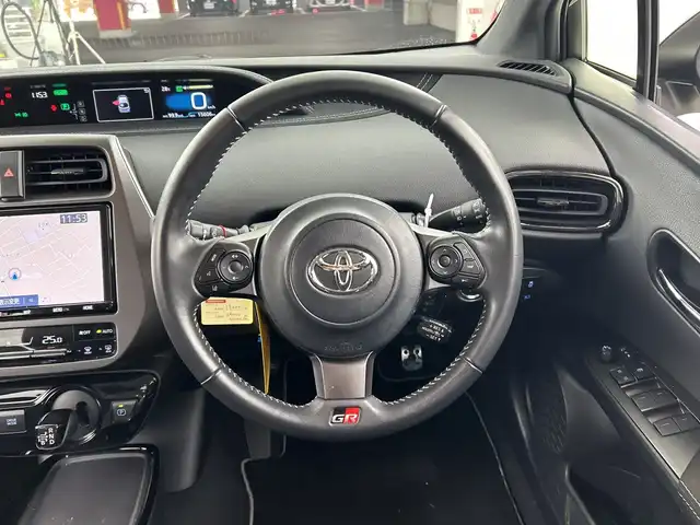 トヨタ プリウス ＰＨＶ S GRスポーツ 愛知県 2020(令2)年 1.6万km ホワイトパールクリスタルシャイン 純正9インチSDナビゲーション/CD DVD フルセグTV Bluetooth　HDMI/バックカメラ/ビルトインETC/トヨタセーフティセンス/レーンキープアシスト/レーダークルーズコントロール/オートマチックハイビーム/LEDヘッドライト/オートライト/純正18インチアルミホイール/シートヒーター(D/N)/ウィンカーミラー/電動格納ミラー/横滑り防止装置/スマートキー/エンジンプッシュスタート/フロアマット/充電ケーブル積み込み有り