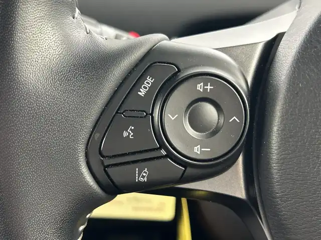 トヨタ プリウス ＰＨＶ S GRスポーツ 愛知県 2020(令2)年 1.6万km ホワイトパールクリスタルシャイン 純正9インチSDナビゲーション/CD DVD フルセグTV Bluetooth　HDMI/バックカメラ/ビルトインETC/トヨタセーフティセンス/レーンキープアシスト/レーダークルーズコントロール/オートマチックハイビーム/LEDヘッドライト/オートライト/純正18インチアルミホイール/シートヒーター(D/N)/ウィンカーミラー/電動格納ミラー/横滑り防止装置/スマートキー/エンジンプッシュスタート/フロアマット/充電ケーブル積み込み有り