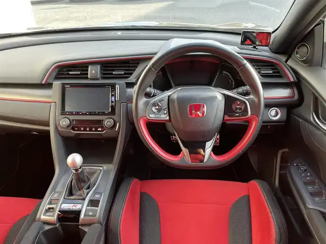 ホンダ シビック タイプR 埼玉県 2019(令1)年 6.7万km クリスタルブラックパール 外部検査済み/6MT /ターボ /検R8年9月 /純正20インチアルミ/前後タイヤ/FALKEN/2024年製/bremboキャリパー /クルーズコントロール /LEDヘッドライト /純正ナビ/フルセグTV /バックカメラ /スマートキー /スペアキー
