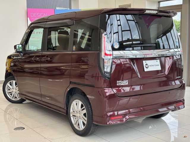 三菱 デリカＤ：２ ハイブリッドMZ 埼玉県 2020(令2)年 2.1万km ワイン 三菱e-Assist/純正9インチナビ/ CD/DVD/BT/フルセグ/USB/AppleCarPlay/全方位カメラ/両側電動スライドドア/パーキングセンサー/シートヒーター/LEDヘッドライト/レーダークルーズコントロール/レーンキープアシスト/スマートキー/ETC/禁煙車