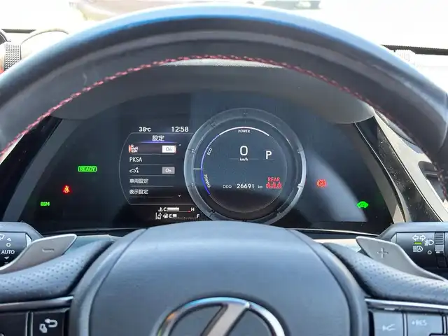 レクサス ＥＳ 300h Fスポーツ 宮城県 2023(令5)年 2.7万km グラファイトブラックガラスフレーク 「LEXUS」ロゴ入オレンジブレーキキャリパー/パノラミックビューモニターセット/・パノラミックビューモニター/・パーキングサポートブレーキ（後方歩行者）/＝＝＝/ムーンルーフ/セーフティシステムプラス/・プリクラッシュセーフティ/・レーントレーシングアシスト/・アダプティブハイビームシステム/・レーダークルーズコントロール/・ロードサインアシスト/・先行車発進告知機能/・ドライバー異常時対応システム/ブラインドスポットモニター/パーキングサポートブレーキ（静止物/後方接近車両）/純正ナビ/・フルセグTV/・Bluetooth/・AppleCarPlay/AndroidAuto/・USB端子/ETC2.0/L_tex(合皮)シート/シートヒーター／ベンチレーション/パワーシート（運転席メモリー機能付）/革巻きステアリング/ステアリングヒーター/電動パーキングブレーキ/ブレーキホールド/3眼フルLEDヘッドランプ/オートライト/スマートキー＆プッシュスタート/電動サンシェード（リア）/純正19インチAW/フロアマット