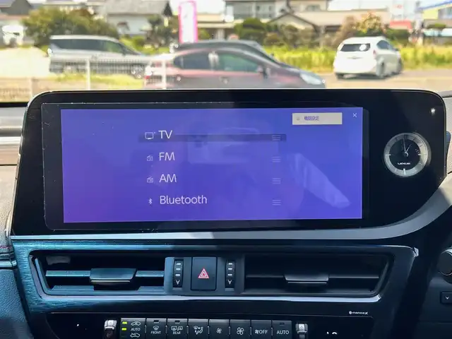 レクサス ＥＳ 300h Fスポーツ 宮城県 2023(令5)年 2.7万km グラファイトブラックガラスフレーク 「LEXUS」ロゴ入オレンジブレーキキャリパー/パノラミックビューモニターセット/・パノラミックビューモニター/・パーキングサポートブレーキ（後方歩行者）/＝＝＝/ムーンルーフ/セーフティシステムプラス/・プリクラッシュセーフティ/・レーントレーシングアシスト/・アダプティブハイビームシステム/・レーダークルーズコントロール/・ロードサインアシスト/・先行車発進告知機能/・ドライバー異常時対応システム/ブラインドスポットモニター/パーキングサポートブレーキ（静止物/後方接近車両）/純正ナビ/・フルセグTV/・Bluetooth/・AppleCarPlay/AndroidAuto/・USB端子/ETC2.0/L_tex(合皮)シート/シートヒーター／ベンチレーション/パワーシート（運転席メモリー機能付）/革巻きステアリング/ステアリングヒーター/電動パーキングブレーキ/ブレーキホールド/3眼フルLEDヘッドランプ/オートライト/スマートキー＆プッシュスタート/電動サンシェード（リア）/純正19インチAW/フロアマット