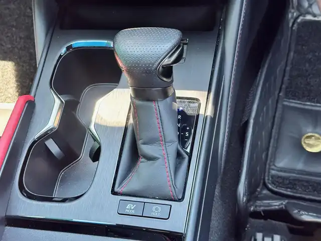 レクサス ＥＳ 300h Fスポーツ 宮城県 2023(令5)年 2.7万km グラファイトブラックガラスフレーク 「LEXUS」ロゴ入オレンジブレーキキャリパー/パノラミックビューモニターセット/・パノラミックビューモニター/・パーキングサポートブレーキ（後方歩行者）/＝＝＝/ムーンルーフ/セーフティシステムプラス/・プリクラッシュセーフティ/・レーントレーシングアシスト/・アダプティブハイビームシステム/・レーダークルーズコントロール/・ロードサインアシスト/・先行車発進告知機能/・ドライバー異常時対応システム/ブラインドスポットモニター/パーキングサポートブレーキ（静止物/後方接近車両）/純正ナビ/・フルセグTV/・Bluetooth/・AppleCarPlay/AndroidAuto/・USB端子/ETC2.0/L_tex(合皮)シート/シートヒーター／ベンチレーション/パワーシート（運転席メモリー機能付）/革巻きステアリング/ステアリングヒーター/電動パーキングブレーキ/ブレーキホールド/3眼フルLEDヘッドランプ/オートライト/スマートキー＆プッシュスタート/電動サンシェード（リア）/純正19インチAW/フロアマット
