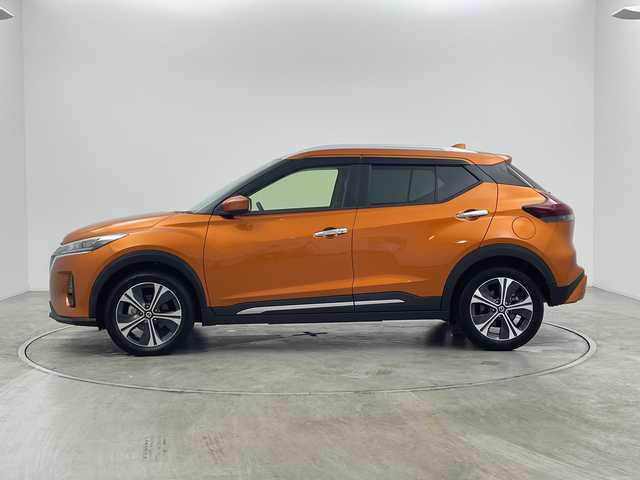 日産 キックス X 群馬県 2021(令3)年 0.4万km プレミアムコロナオレンジ 純正９型ナビ　フルセグＴＶ　全周囲カメラ　プロパイロット　シートヒーター　ステアリングヒーター　デジタルインナーミラー　衝突被害軽減ブレーキ　レーンアシスト　ルーフレール　ＬＥＤ　ＥＴＣ　禁煙車