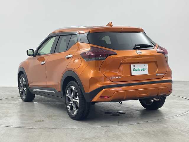 日産 キックス X 群馬県 2021(令3)年 0.4万km プレミアムコロナオレンジ 純正９型ナビ　フルセグＴＶ　全周囲カメラ　プロパイロット　シートヒーター　ステアリングヒーター　デジタルインナーミラー　衝突被害軽減ブレーキ　レーンアシスト　ルーフレール　ＬＥＤ　ＥＴＣ　禁煙車