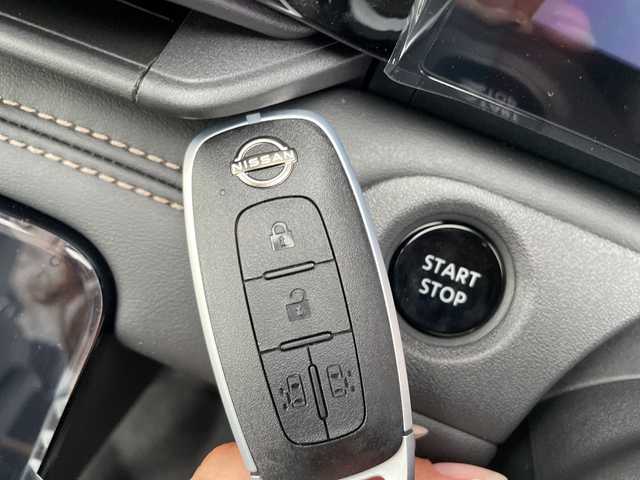 日産 セレナ e－パワー ハイウェイスター V 愛知県 2025(令7)年 0.1千km プリズムホワイト プロパイロット緊急停止支援システム/登録済未使用車/純正12.3型ディズプレイオーディオナビ/全方位カメラ/両側パワースライドドア/レーダークルーズコントロール/バックカメラ/ハンズフリースライドドア/コーナーセンサー/ワイヤレス充電器/純正アルミホイール/ETC2.0/ブラインドスポットモニター/LEDヘッドライト/インテリジェントミラー/リアオートエアコン/オートマチックハイビーム/ドライブレコーダー/衝突軽減システム/フルセグ/Bluetooth/ステアリングスイッチ/スマートキー/プッシュスタート