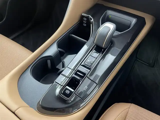 トヨタ クラウン スポーツ Z 愛知県 2025(令7)年 0.1万km 赤 有償カラー【エモーショナルレッドIII】/トヨタセーフティセンス/　・プリクラッシュセーフティ/　・レーンキープアシスト/　・アダプティブクルーズコントロール/　・ブラインドスポットモニター/トヨタチームメイト/純正ナビ/　ーBT/フルセグTV/USB/AppleCarPlay/AndroidAuto/パノラミックビューモニタ-/前後純正ドラレコ/ＥＴＣ２．０/ベージュ革/シートヒーター/ベンチレーション/タイプＣ２口/置くだけ充電/純正スペアタイヤ車載/純正２１インチアルミ