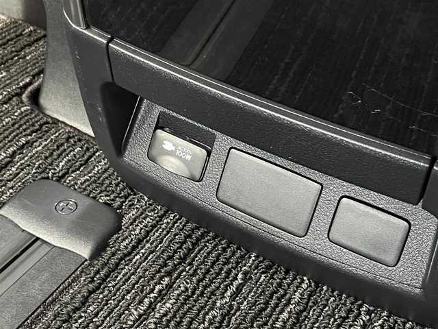 トヨタ アルファード S Cパッケージ 佐賀県 2019(令1)年 5.5万km ホワイトパールクリスタルシャイン 黒革シート/純正10インチSDナビゲーション/・フルセグTV/CD/DVD/SD/HDMI/Bluetooth/純正12インチフリップダウンモニター/バックカメラ/前後ドライブレコーダー/ビルトインETC2.0/デジタルインナーミラー/両側パワースライドドア/パワーバックドア/後席エアコン/100V電源/電子パーキングブレーキ/AUTO HOLD機能/DN席+2列目パワーシート(D席メモリー機能付)/DN席シートヒーター/シートベンチレーション/N席＋2列目電動オットマン/後席サンシェード/ISOFIX対応/木目調革巻きステアリング/ステアリングヒーター/ステアリングリモコン/純正17インチアルミホイール/純正三眼LEDヘッドライト/アダプティブフロントライティングシステム/オートマチックハイビーム/純正LEDフォグランプ/純正フロアマット/純正ドアバイザ―/取扱説明書/スペアキー１本/トヨタセーフティセンス/・レーダークルーズコントロール/・レーントレーシングアシスト/・クリアランスソナー/・プリクラッシュセーフティ/・パーキングサポートブレーキ/・ブラインドスポットモニター/・ロードサインアシスト