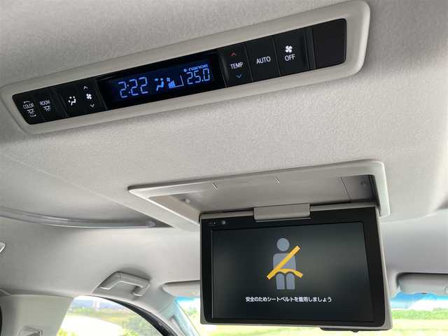 トヨタ アルファード S Cパッケージ 佐賀県 2019(令1)年 5.5万km ホワイトパールクリスタルシャイン 黒革シート/純正10インチSDナビゲーション/・フルセグTV/CD/DVD/SD/HDMI/Bluetooth/純正12インチフリップダウンモニター/バックカメラ/前後ドライブレコーダー/ビルトインETC2.0/デジタルインナーミラー/両側パワースライドドア/パワーバックドア/後席エアコン/100V電源/電子パーキングブレーキ/AUTO HOLD機能/DN席+2列目パワーシート(D席メモリー機能付)/DN席シートヒーター/シートベンチレーション/N席＋2列目電動オットマン/後席サンシェード/ISOFIX対応/木目調革巻きステアリング/ステアリングヒーター/ステアリングリモコン/純正17インチアルミホイール/純正三眼LEDヘッドライト/アダプティブフロントライティングシステム/オートマチックハイビーム/純正LEDフォグランプ/純正フロアマット/純正ドアバイザ―/取扱説明書/スペアキー１本/トヨタセーフティセンス/・レーダークルーズコントロール/・レーントレーシングアシスト/・クリアランスソナー/・プリクラッシュセーフティ/・パーキングサポートブレーキ/・ブラインドスポットモニター/・ロードサインアシスト