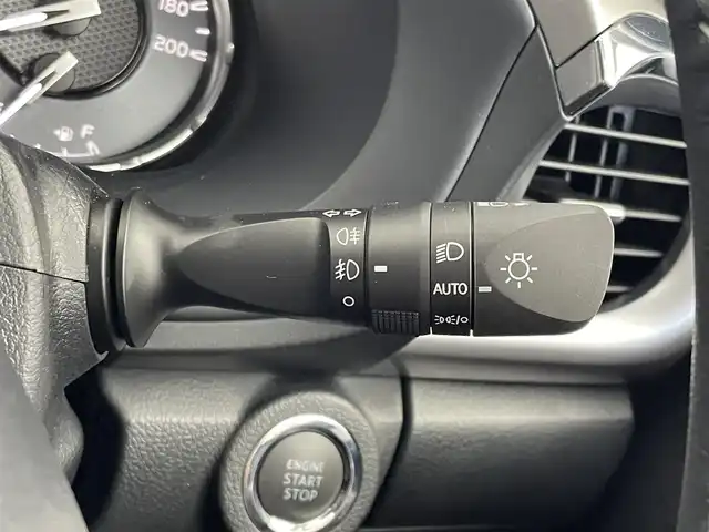 トヨタ ハイラックス Z 埼玉県 2024(令6)年 0.4万km プラチナホワイトパールマイカ 4WD/GRフロントバンパーガード/純正ディスプレイオーディオ/パノラミックビューモニター/プリクラッシュセーフティ/レーダークルーズコントロール/クリアランスソナー /LEDオートライト/スマートキー