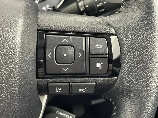 トヨタ ハイラックス Z 埼玉県 2024(令6)年 0.4万km プラチナホワイトパールマイカ 4WD/GRフロントバンパーガード/純正ディスプレイオーディオ/パノラミックビューモニター/プリクラッシュセーフティ/レーダークルーズコントロール/クリアランスソナー /LEDオートライト/スマートキー
