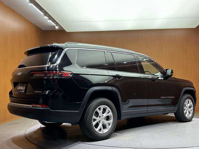 クライスラー・ジープ ジープ グランドチェロキーＬ リミテッド 千葉県 2023(令5)年 2.9万km ダイヤモンドブラッククリスタル サンルーフ　/黒革シート　/ＡＣＣ　/３６０°カメラ　/パワーシート　/シートヒーター　/ステアリングヒーター　/電動リアゲート　/アルパインスピーカー　/レーンアシスト　/ブラインドスポット　/ＥＴＣ