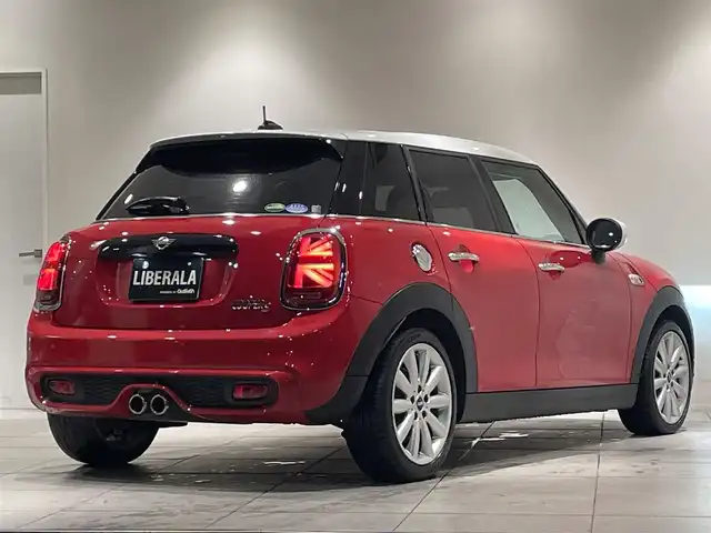 ＭＩＮＩ ミニ クーパー S 愛知県 2019(令1)年 2.6万km チリ・レッド ペッパーパッケージ　/前席CABANAシートカバー　/LCIモデル　/ジョンクーパーワークスステアリング　/パドルシフト/純正ナビ　/Bluetooth　/バックカメラ　/カロッツェリアフルセグTVキット　/インテリジェントセーフティー　/ドライブレコーダー　/ミラー型ETC　/LEDヘッドライト/コーナーセンサー/プッシュスタート/アイドリングストップ